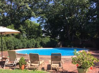 1722 S Arlington Ridge Rd, Arlington, VA 22202