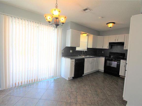 4th image of 909 Fontana Ln