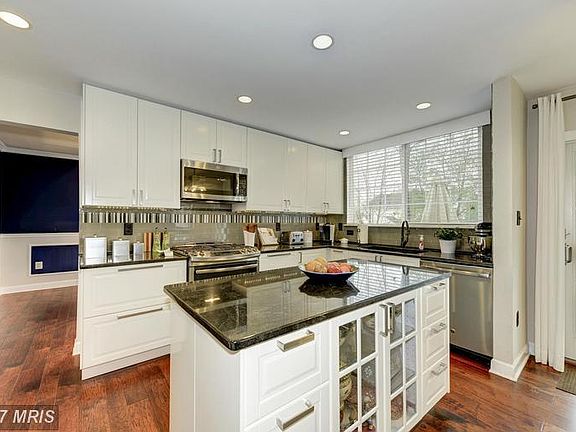 3rd image of 42857 Kirkland St
