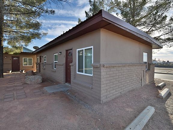 3rd image of 1404 Montana Ave