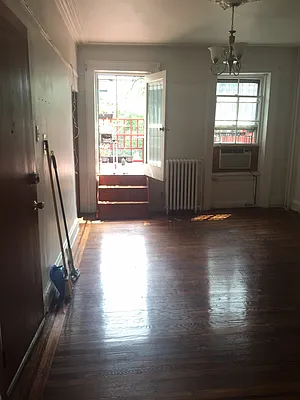 Rented by Alexander Bilu, LREB | media 3