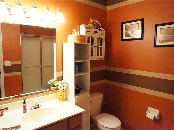 5th image of 584 Saddlebrook Ln