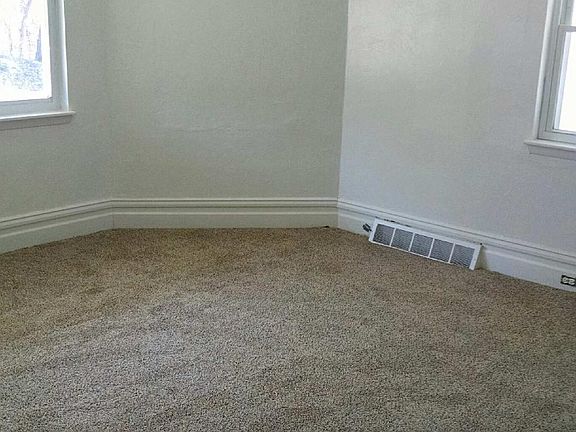 4th image of 403 Parker St