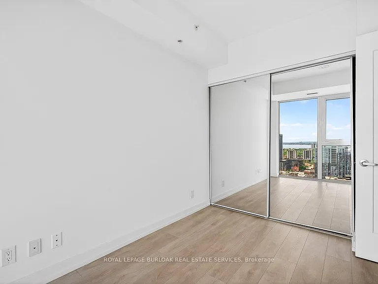 75 James St S #2404 — Photo 12