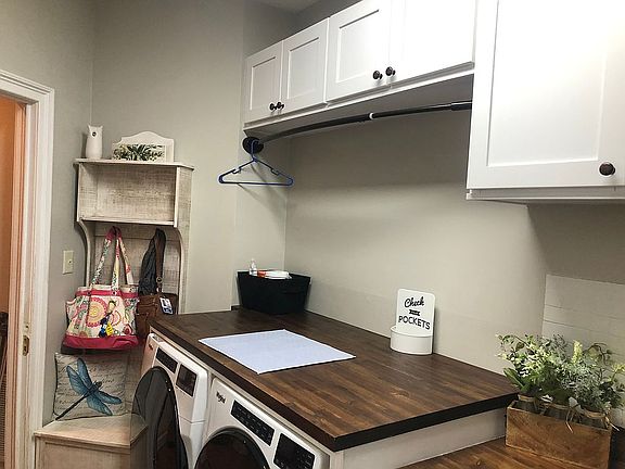 5th image of 806 Willow Lk