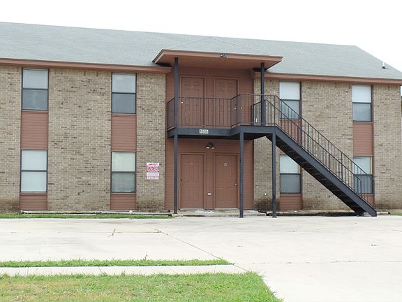 2nd image of 1906 Windward Dr APT B