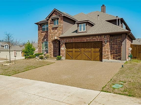 2nd image of 1001 Goldenrod Ln