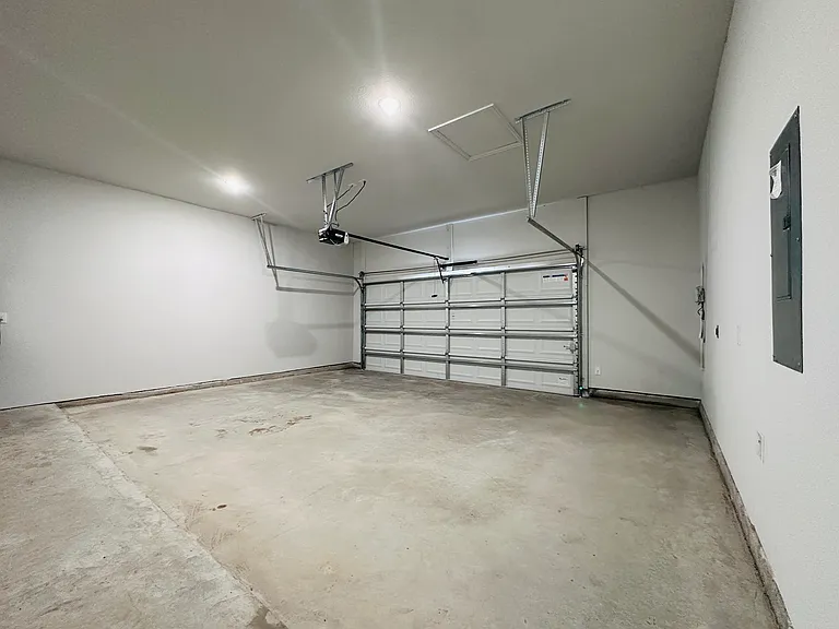 7017 Sunset Blvd — Photo 14