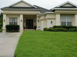 13316 Trailing Moss Dr, Dade City, FL 33525
