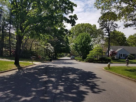 4th image of 17 Wellsley Ln