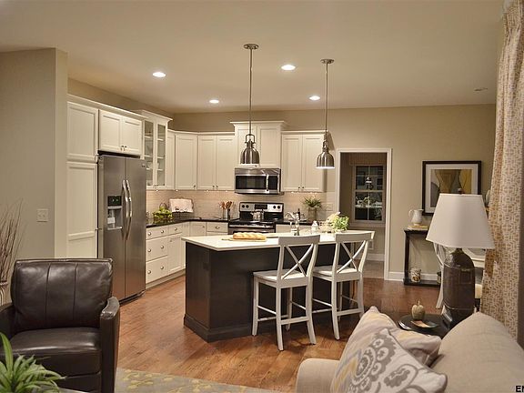 3rd image of 0008 Wedgewood Dr