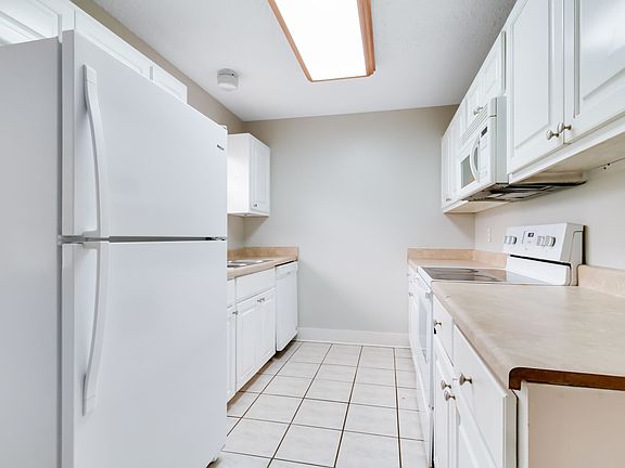 5th image of 100 Winchester Dr APT 406
