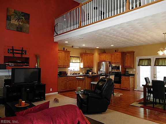 3rd image of 1039 Nansemond Pkwy
