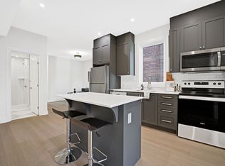 286 Arlington Ave #1, Ottawa, ON K1R5T2