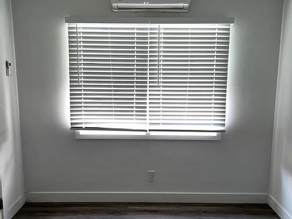 4th image of 383 Harvey Dr #A