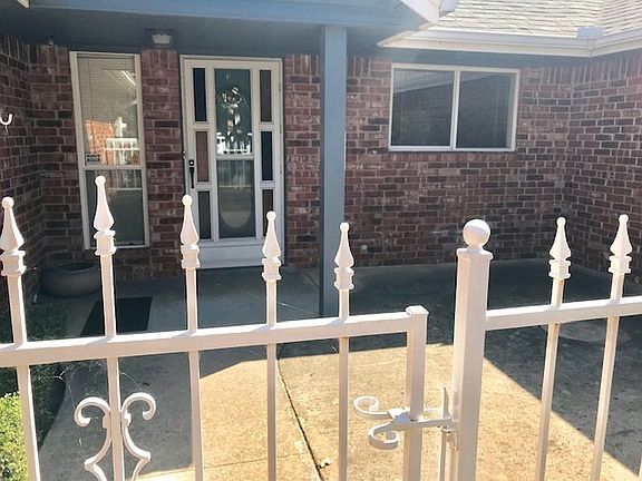 3rd image of 6716 NW Maple Dr