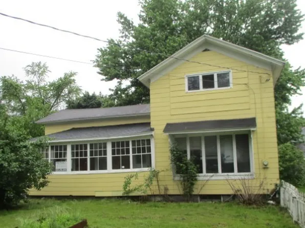 43 North St, Le Roy, NY 14482