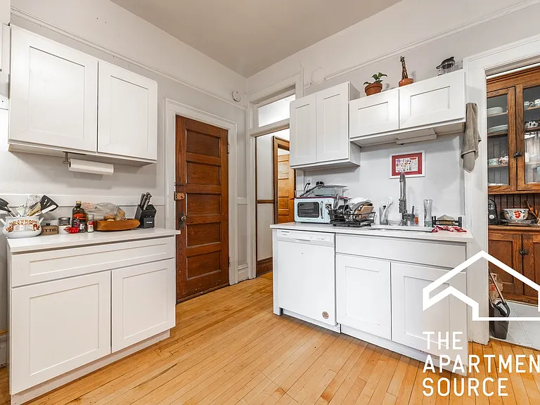 1127 W George St #1F — Photo 11