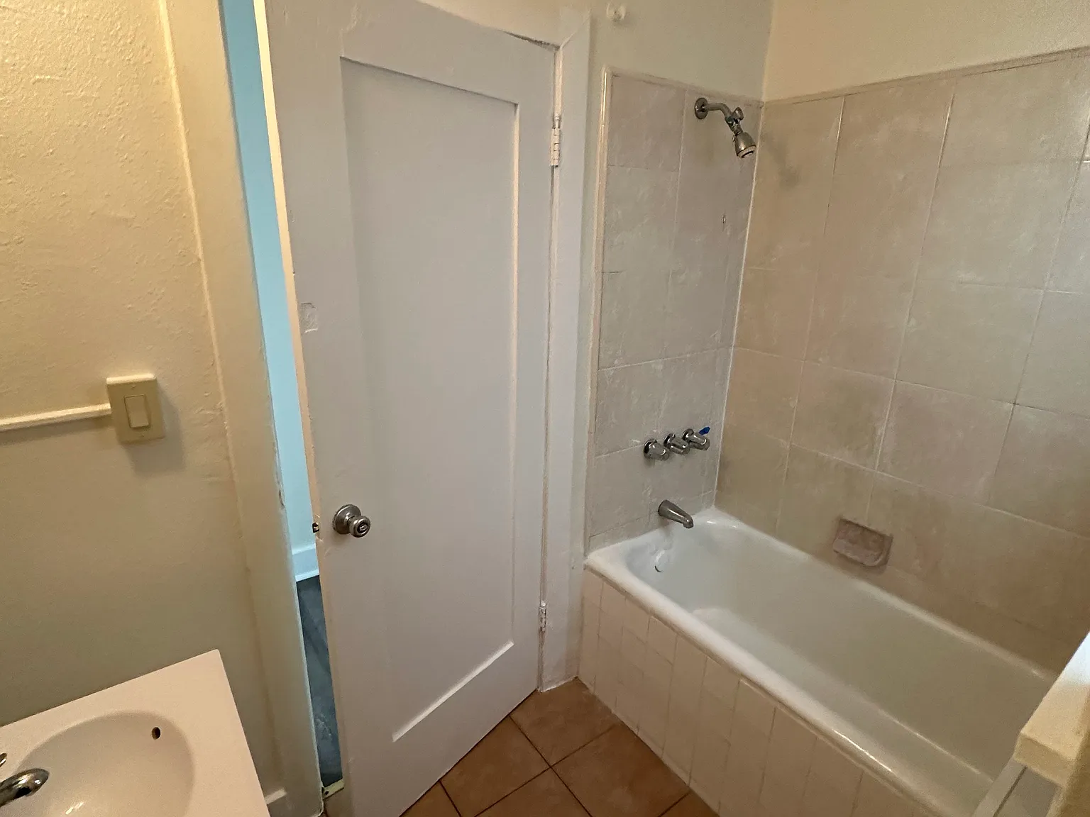 Studio, 550 sqft, $1,800 — Photo 2