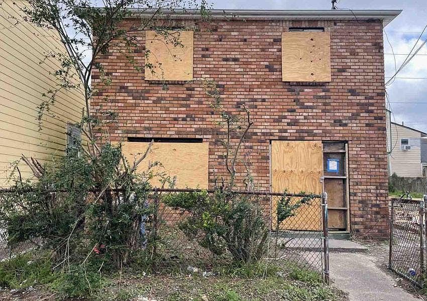 1st image of 2321 Saint Andrew St