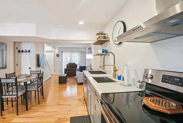 2 bed, 1.5 bath, 1000 sqft, $2,500 — Photo 4