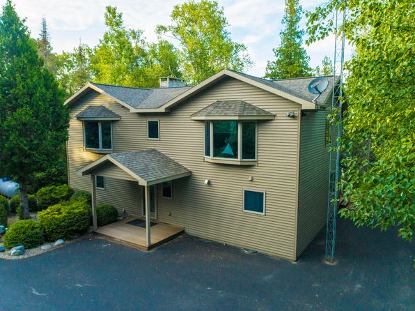 5561 Bay Shore Dr, Presque Isle, MI 49777