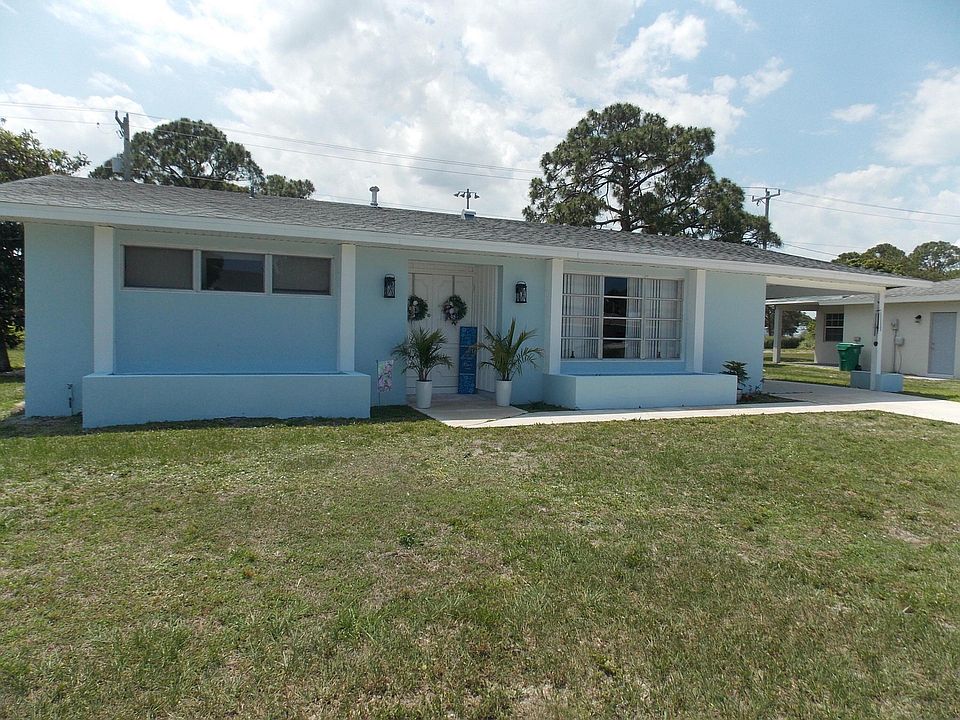 1st image of 114 NW Airoso Boulevard