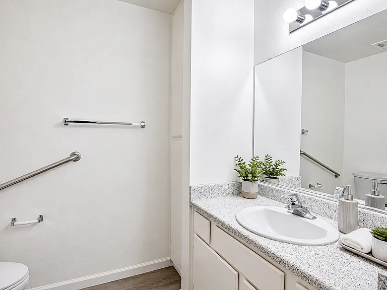 32404 Penrose St #304 — Photo 2