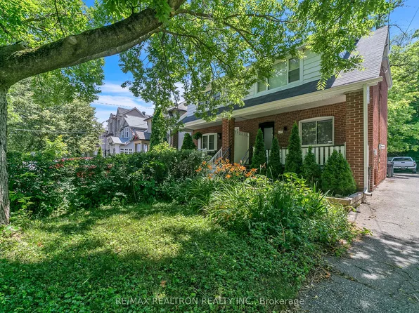 327 Deloraine Ave S, Toronto, ON M5M 2B4