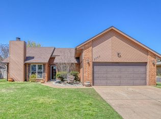 2705 Glen Oaks Dr, Norman, OK 73071