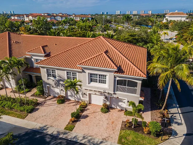 23550 Alamanda Dr #203 — Photo 15