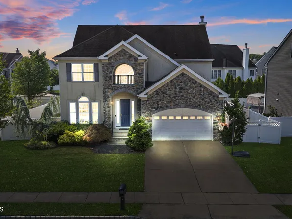 11 Arrowwood Court, Howell, NJ 07731