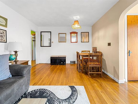 4th image of 15 Standish Ave