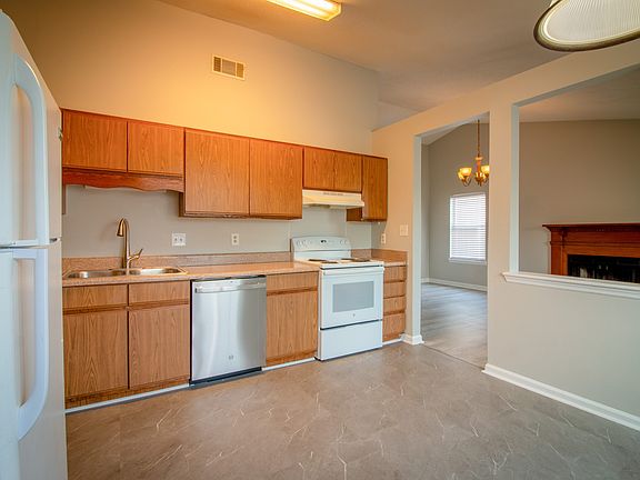 5th image of 2801 Ridgecrest Dr