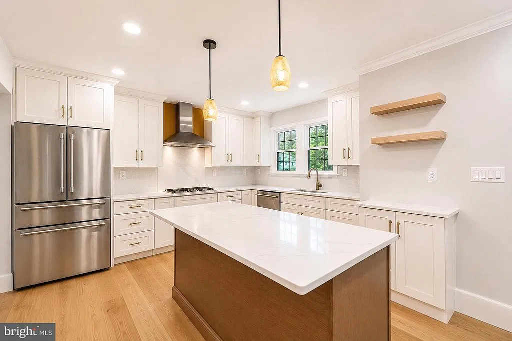 4 bed, 3.0 bath, 3018 sqft, $6,000 — Photo 3