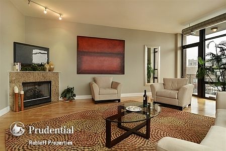 3rd image of 4020 N Damen Ave Unit 301
