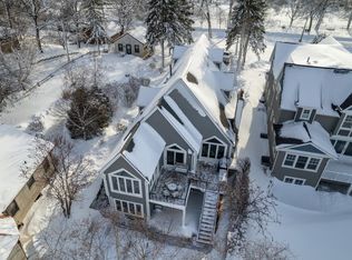 246 Peninsula Rd, Medicine Lake, MN 55441