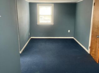 33 Charles St, Salem, MA 01970