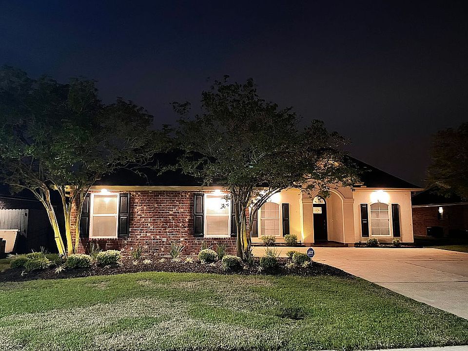 1st image of 429 Oak Point Dr #429