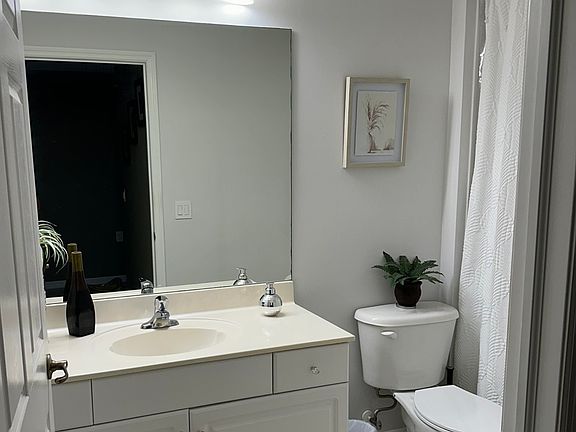 3rd image of 4010 Loblolly Bay Dr Unit 107