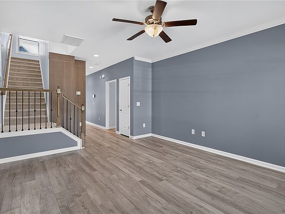 5th image of 312 Phillips Dr