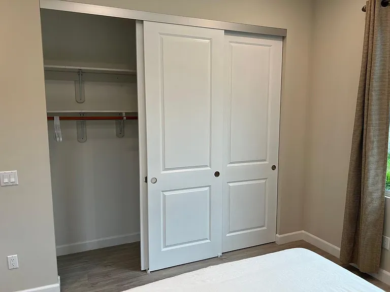 410 W Hellman Ave — Photo 9