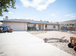 9629 Flora Vista Rd, Apple Valley, CA 92308