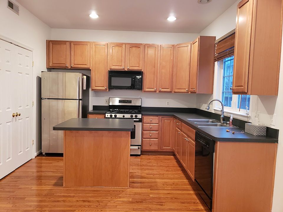 1st image of 3826 Elbert Ave