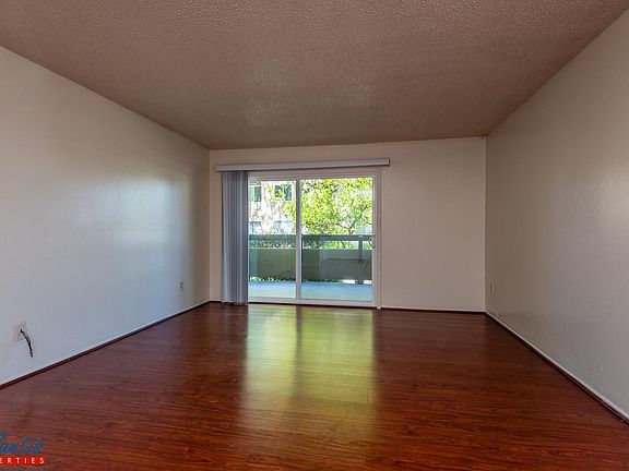 3rd image of 280 Tradewinds Dr APT 1