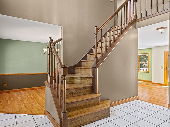 4th image of 129 Knobb Hill Ln