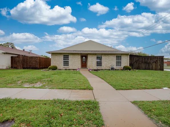 2047 Ash Hill Rd, Carrollton, TX 75007