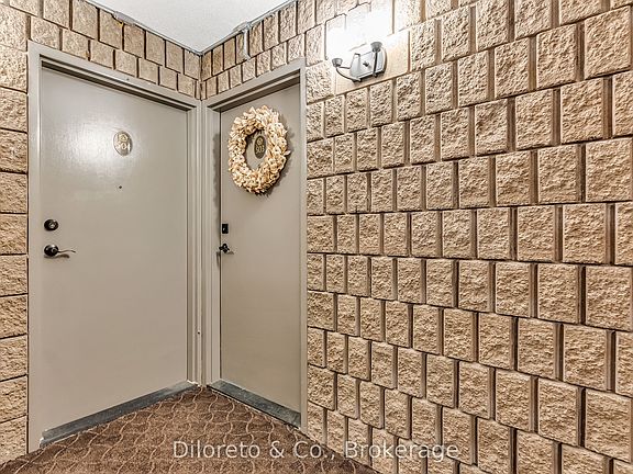 3rd image of 55 Yarmouth St #503