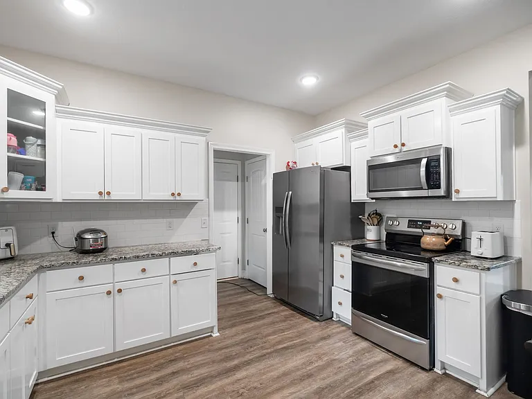 118 Clay St NE — Photo 16