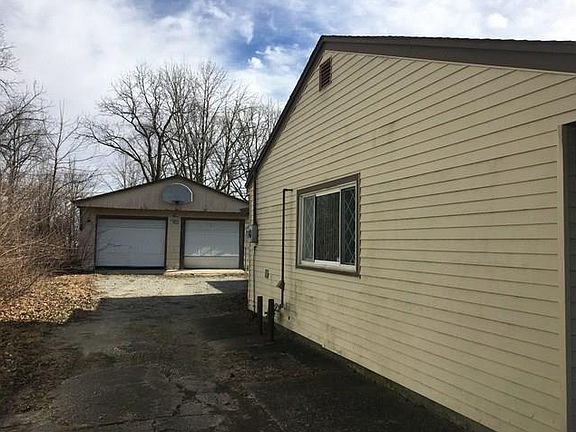2nd image of 8437 Harrison Dr